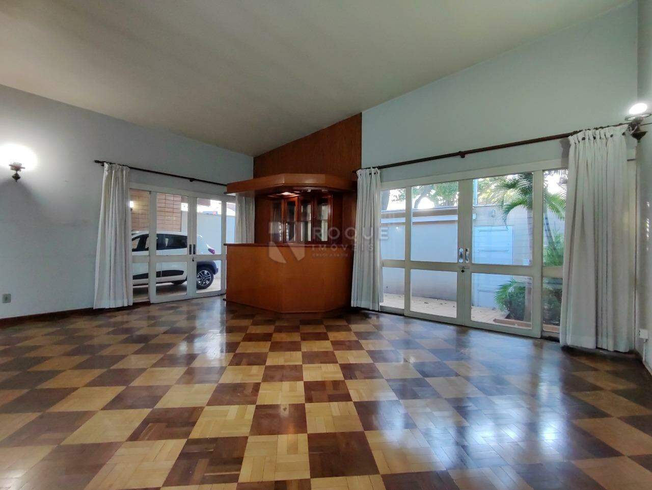 Casa Residencial à venda no bairro Centro: