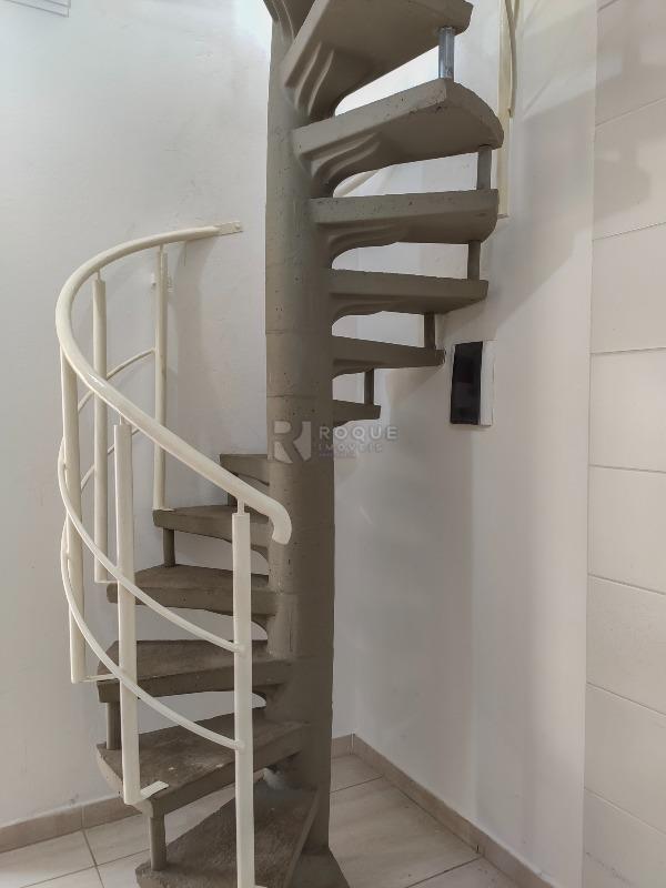 Casa Residencial para aluguel no bairro Residencial Palmeira Real: Acesso segundo andar 