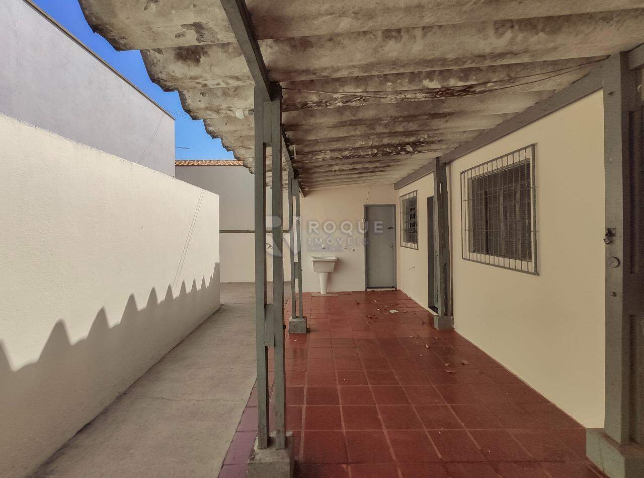 Casa Residencial para aluguel no bairro Jardim Paulista: Área de serviço / frente 