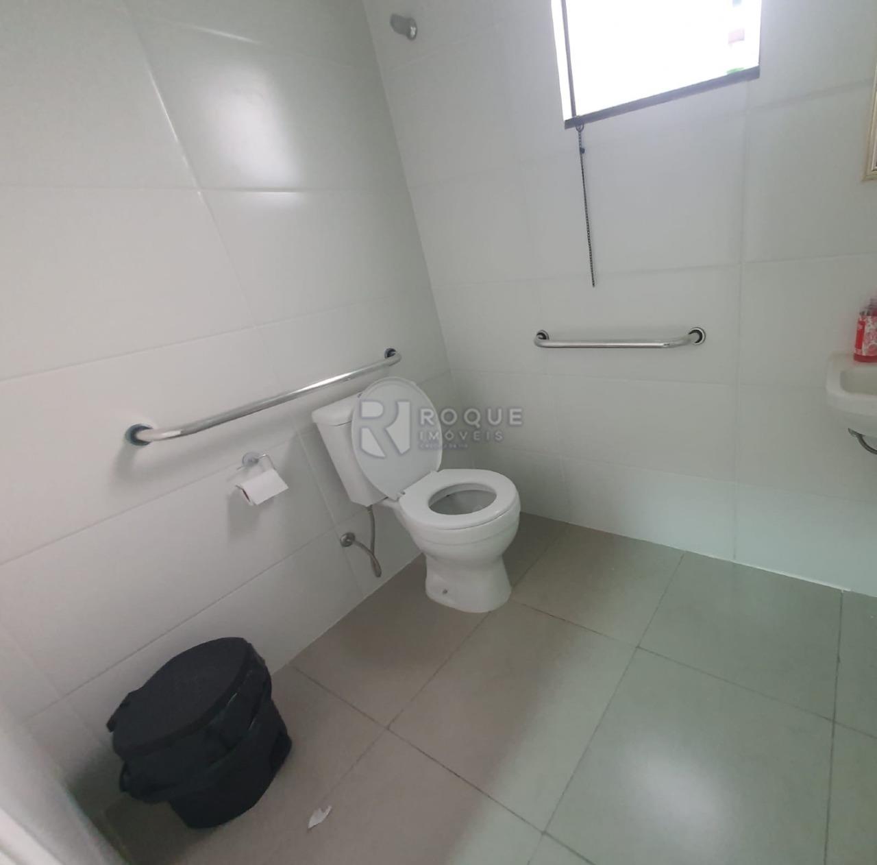Salas/Conjuntos para aluguel no bairro Centro: WC adaptado em comum