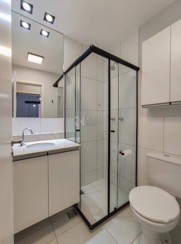 Apartamento à venda no bairro Vila Camargo: WC suíte 