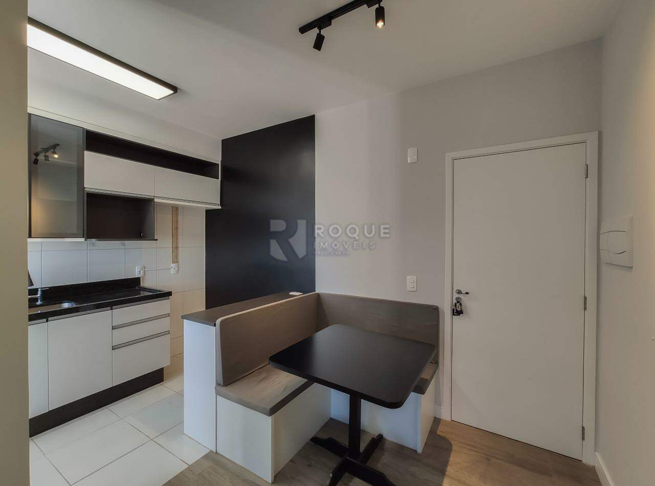 Apartamento à venda no bairro Vila Camargo: Sala 