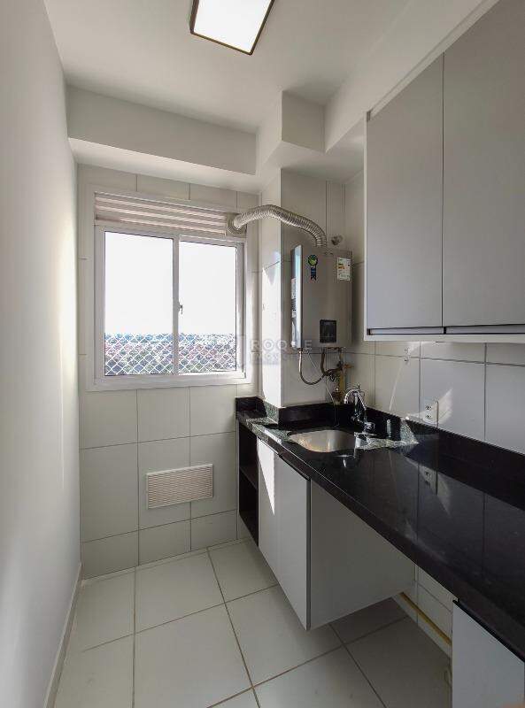 Apartamento à venda no bairro Vila Camargo: Área de serviço 