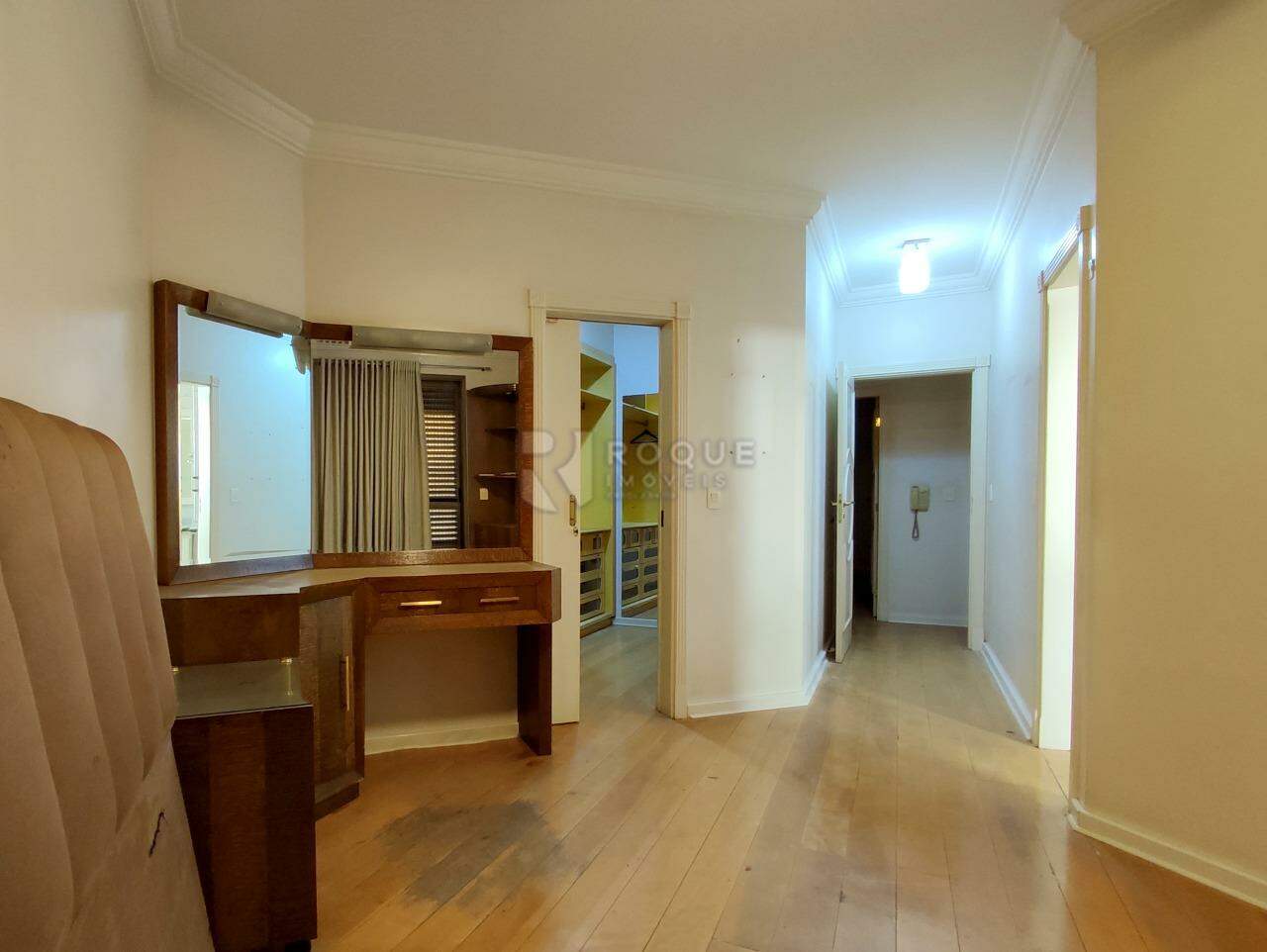 Apartamento à venda no bairro Centro: SUÍTE MASTER