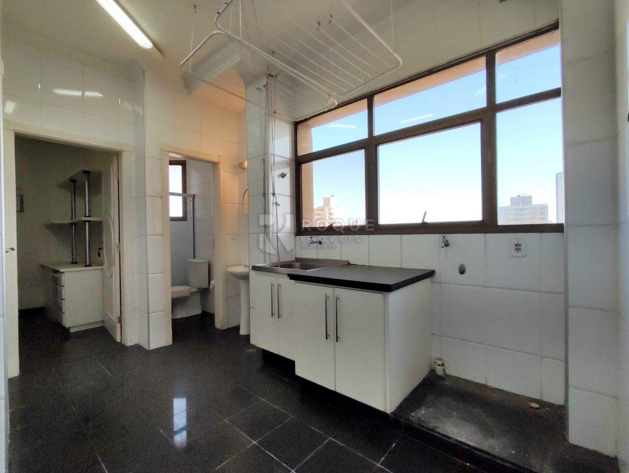 Apartamento à venda no bairro Centro: ÁREA DE SERVIÇO