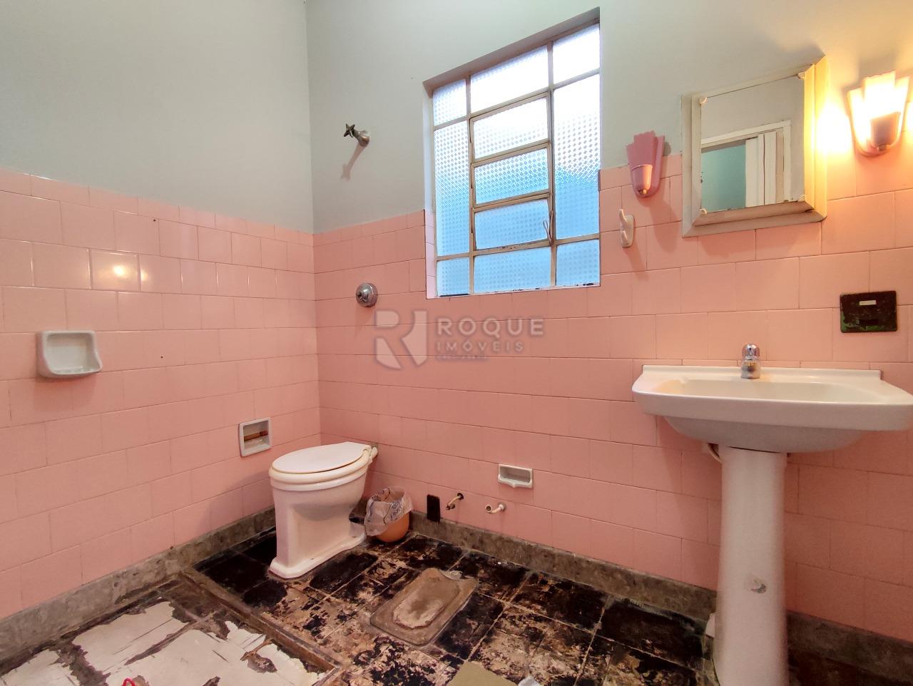 Casa Comercial à venda no bairro Centro: WC SOCIAL PISO SUPERIOR