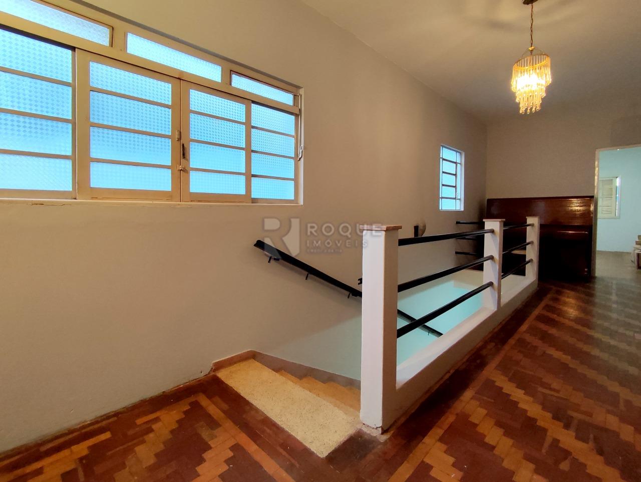 Casa Comercial à venda no bairro Centro: PISO SUPERIOR