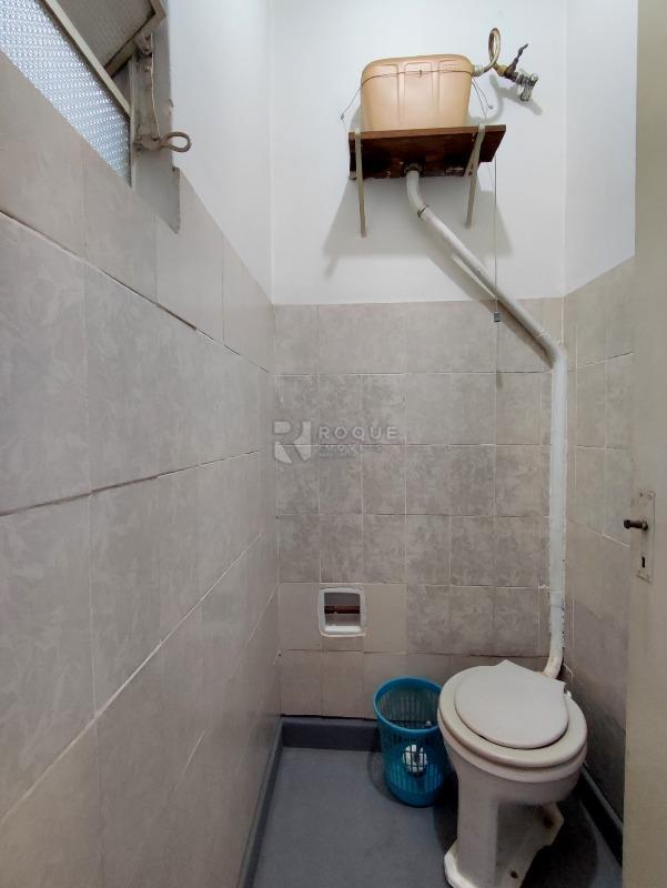 Casa Comercial à venda no bairro Centro: BANHEIRO SOCIAL