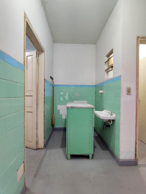 Casa Comercial à venda no bairro Centro: ÁREA DE SERVIÇO