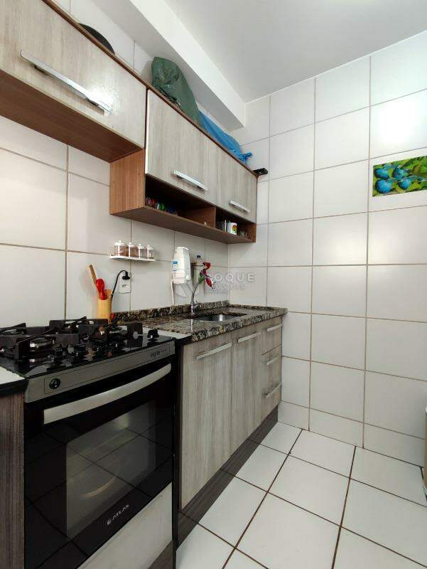 Apartamento à venda no bairro Residencial Rubi: COZINHA