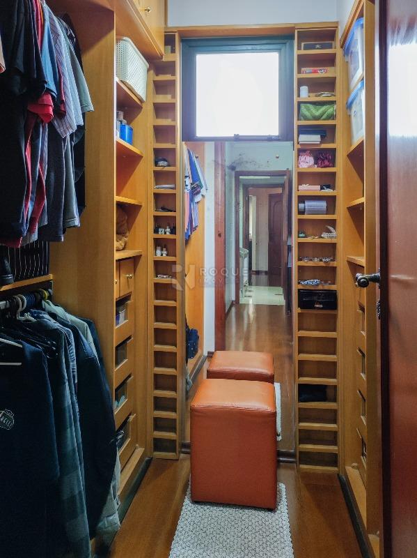 Apartamento à venda no bairro Centro: CLOSET