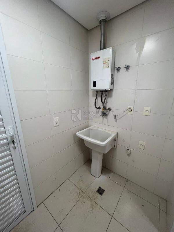 Casa em condomínio à venda no bairro Jardim Montezuma: ÁREA SERVIÇO