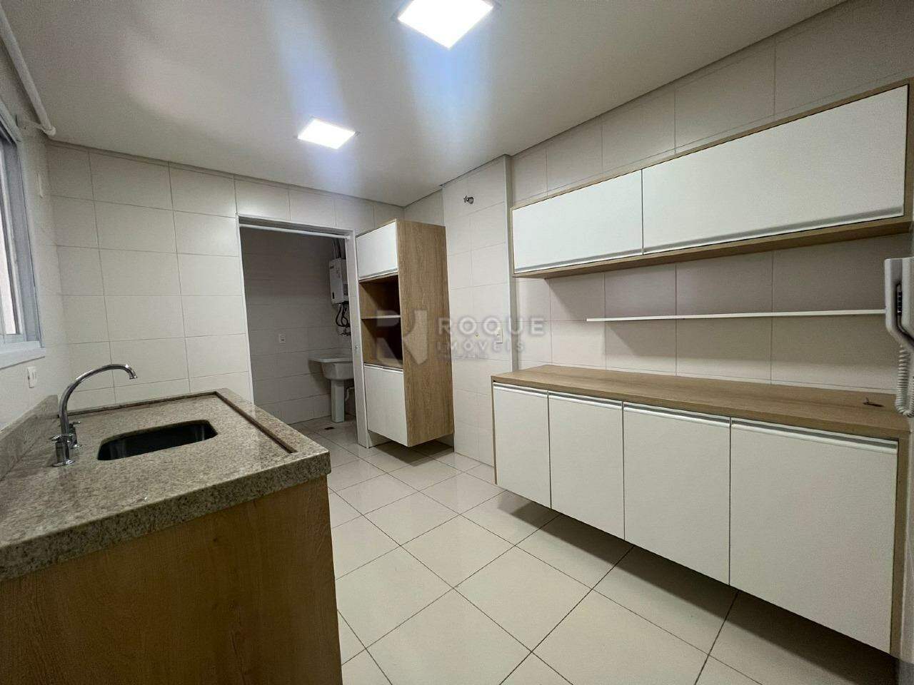 Casa em condomínio à venda no bairro Jardim Montezuma: COZINHA