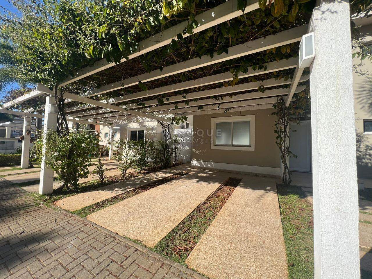 Casa em condomínio à venda no bairro Jardim Montezuma:
