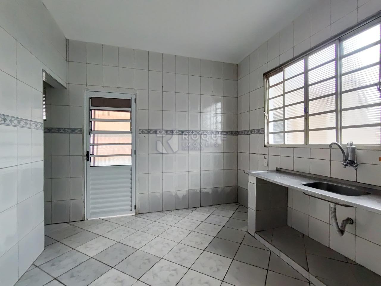 Casa Residencial para aluguel no bairro Vila Esteves: Cozinha 