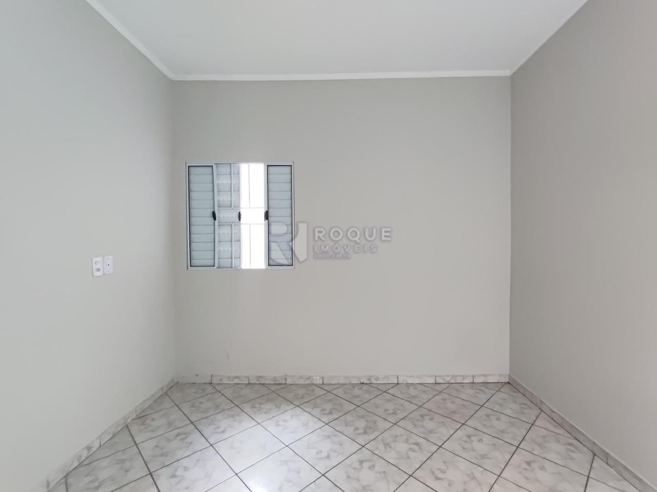 Casa Residencial para aluguel no bairro Vila Esteves: Dormitório 01