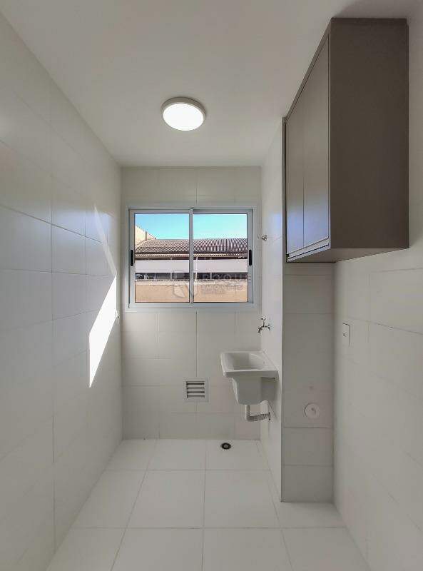 Apartamento para aluguel no bairro Jardim Senador Vergueiro: Área de Serviço 