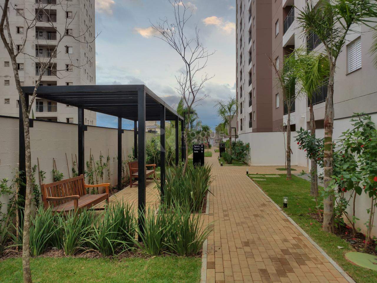Apartamento para aluguel no bairro Jardim Santa Adélia: Área externa