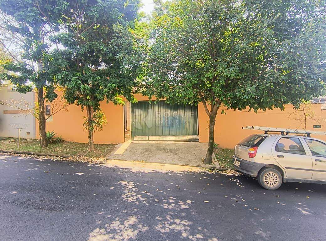 Casa em condomínio para aluguel no bairro Jardim Itapoã: Fachada