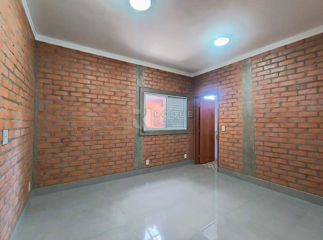 Casa em condomínio para aluguel no bairro Jardim Itapoã: Dormitório suíte