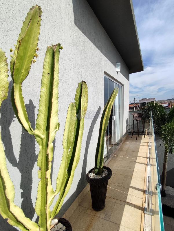 Casa Residencial à venda no bairro Jardim dos Jequitibás: SACADA SUÍTE