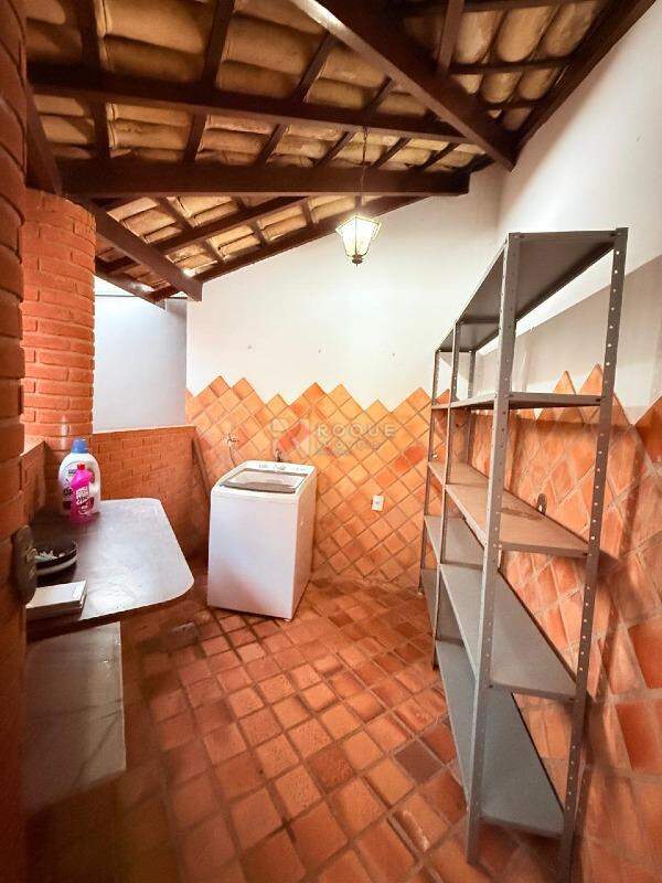Casa em condomínio para aluguel no bairro Jardim Residencial Monsenhor Rossi: Lavanderia