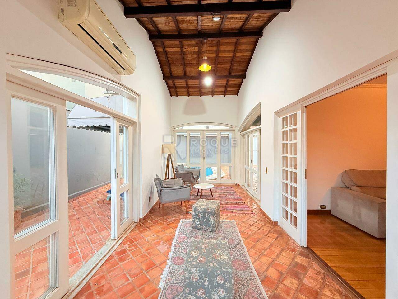 Casa em condomínio para aluguel no bairro Jardim Residencial Monsenhor Rossi: Sala de TV 