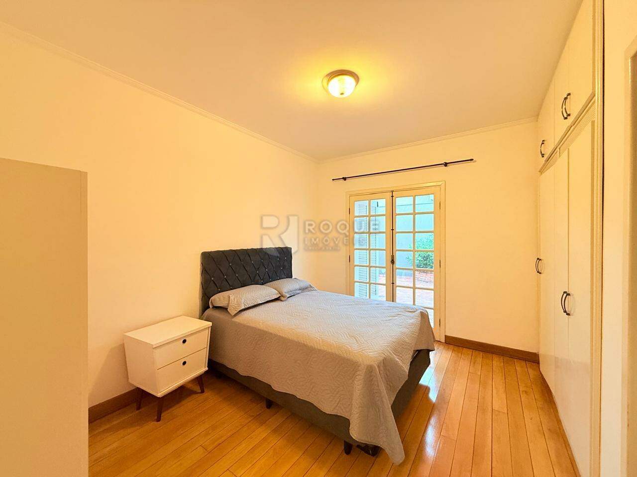Casa em condomínio para aluguel no bairro Jardim Residencial Monsenhor Rossi: Dormitório Suíte 01