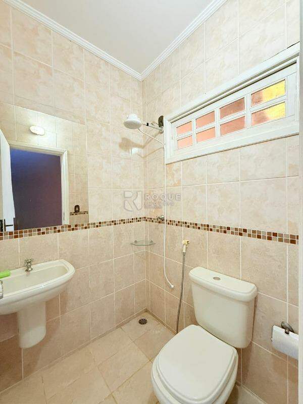 Casa em condomínio para aluguel no bairro Jardim Residencial Monsenhor Rossi: Wc Externo
