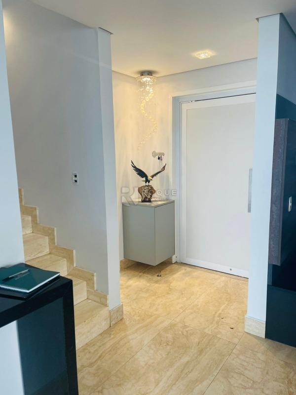 Casa em condomínio à venda no bairro Jardim Montezuma: 