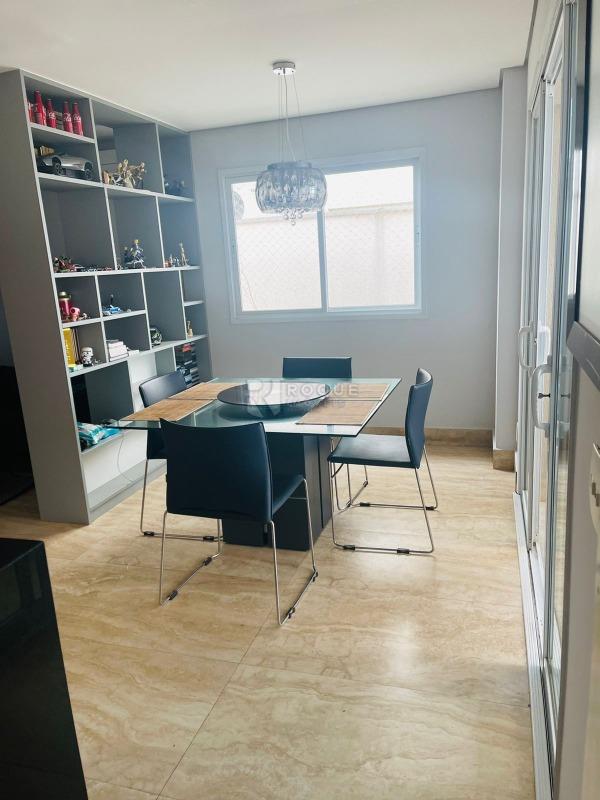 Casa em condomínio à venda no bairro Jardim Montezuma: 