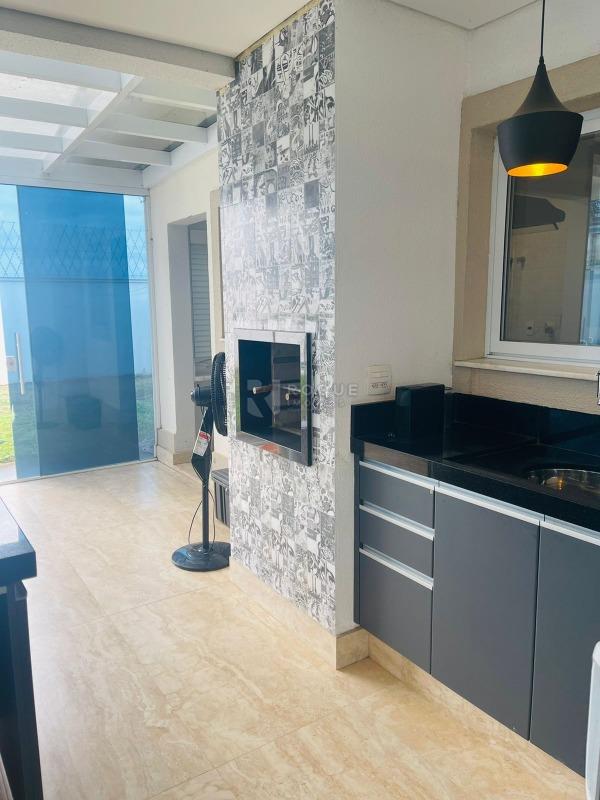 Casa em condomínio à venda no bairro Jardim Montezuma: 