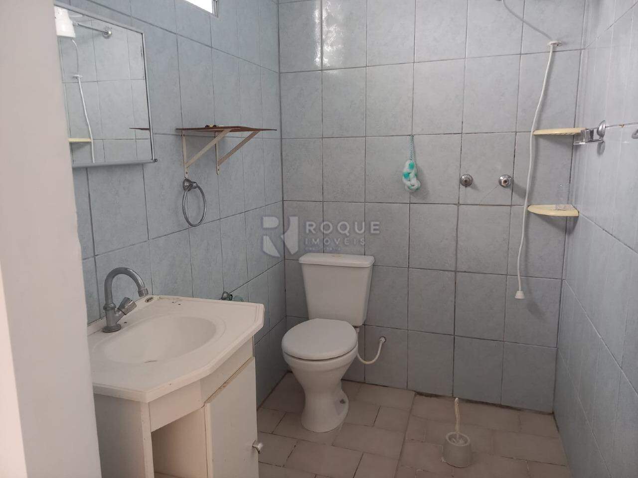 Casa Residencial para aluguel no bairro Parque Hippolyto: WC suíte