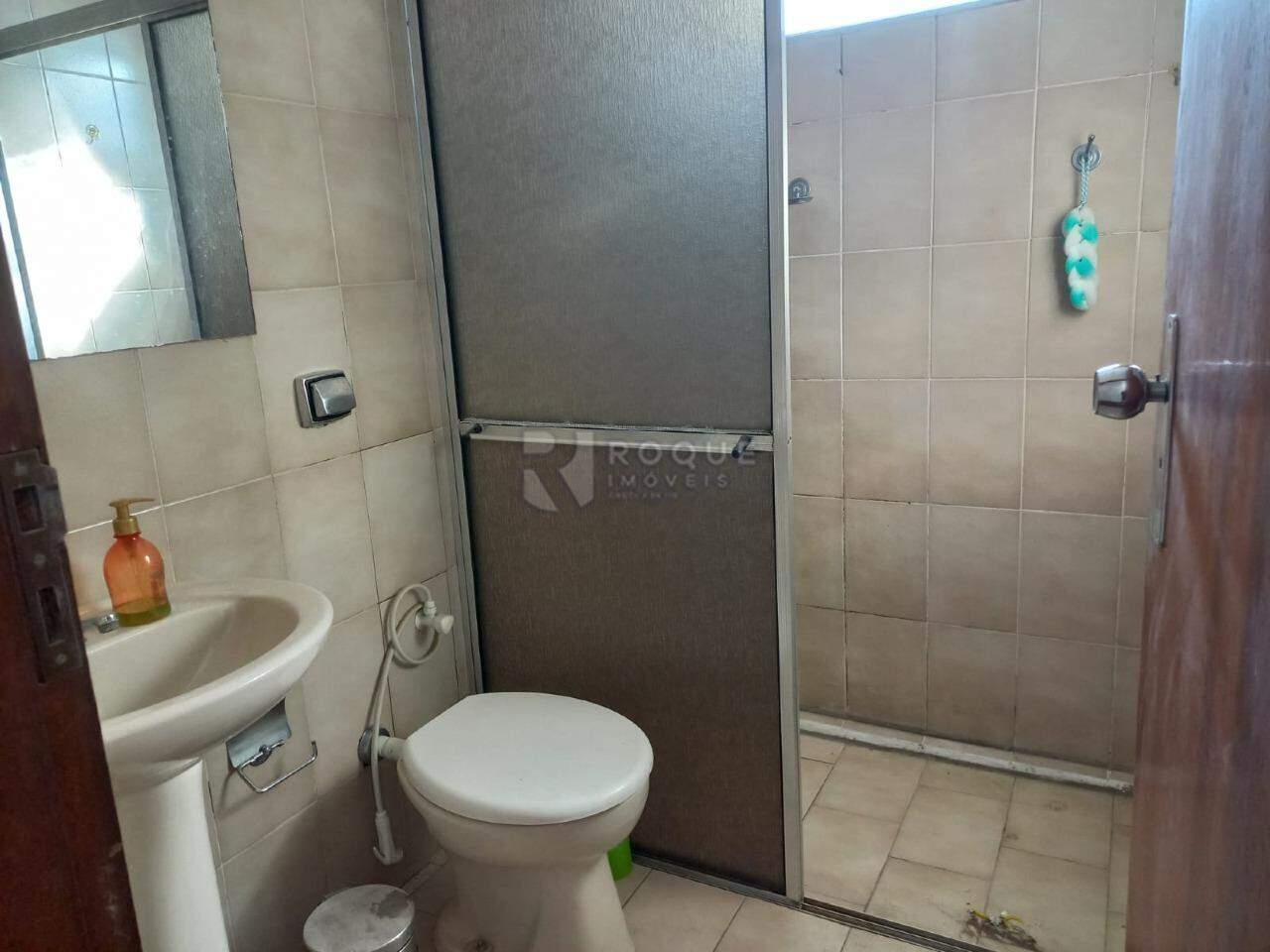 Casa Residencial para aluguel no bairro Parque Hippolyto: WC social