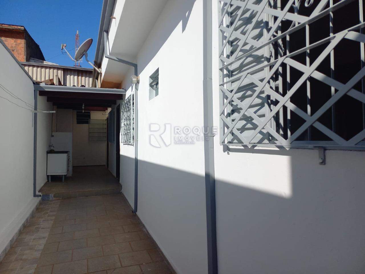 Casa Residencial para aluguel no bairro Parque Hippolyto: Corredor