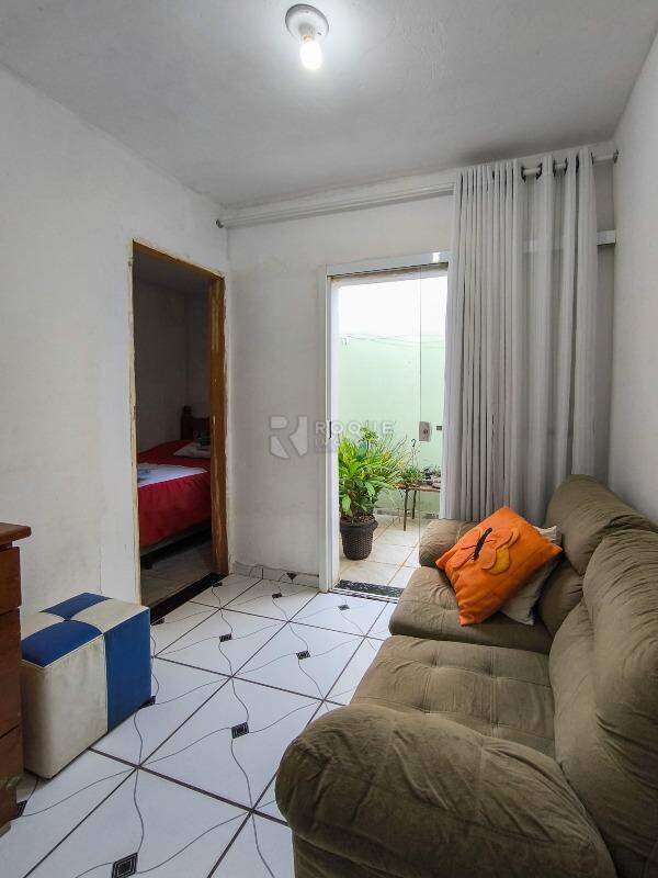 Casa Residencial à venda no bairro Jardim Campo Verde I: SALA DE ESTAR