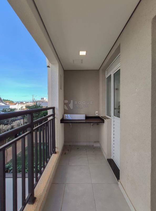 Apartamento para aluguel no bairro Jardim Santa Adélia: Sacada