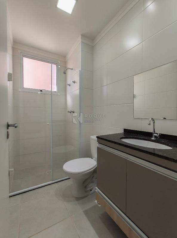 Apartamento para aluguel no bairro Jardim Santa Adélia: WC social