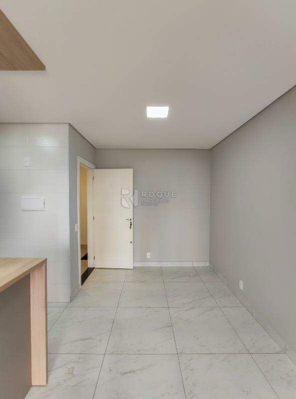 Apartamento para aluguel no bairro Jardim Santa Adélia: Sala