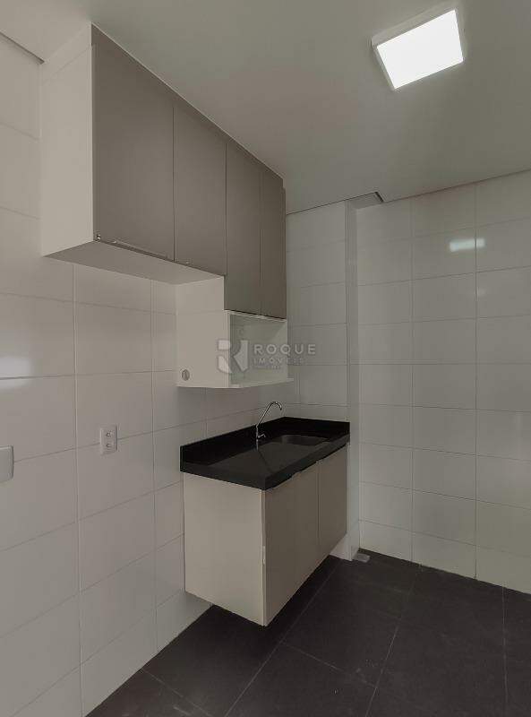 Apartamento para aluguel no bairro Graminha: Cozinha 