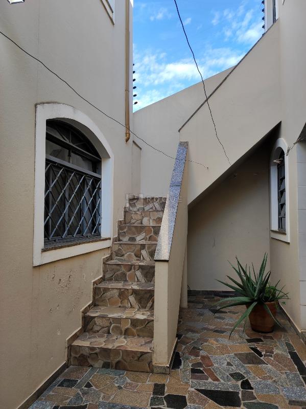 Casa Residencial à venda no bairro Boa Vista: ACESSO PISO SUPERIOR FUNDOS