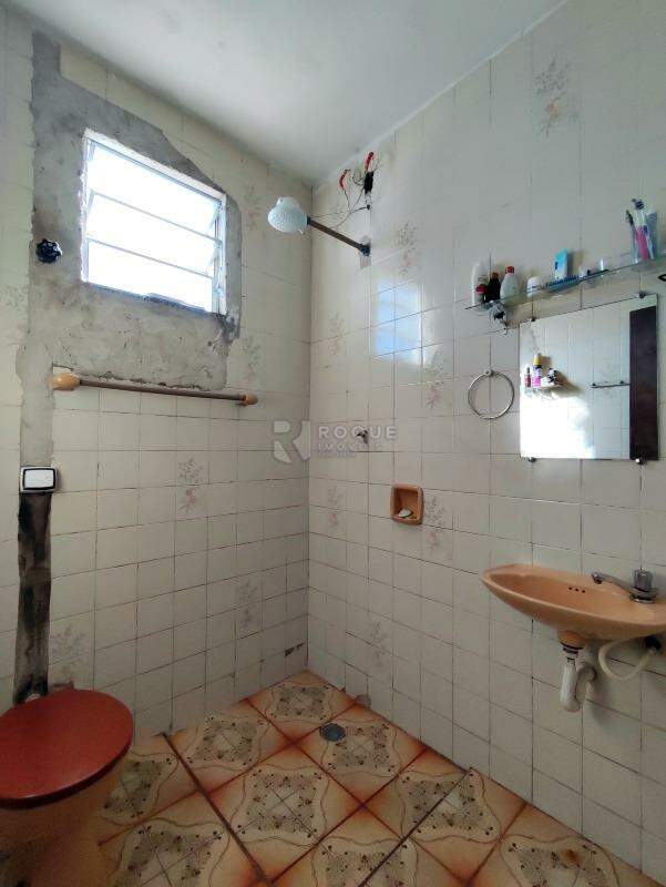 Casa Residencial à venda no bairro Parque Hippolyto: BANHEIRO SOCIAL