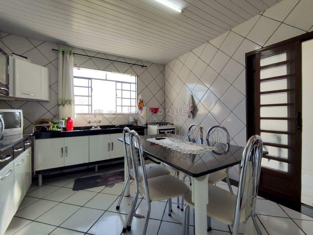 Casa Residencial à venda no bairro Parque Hippolyto: COZINHA