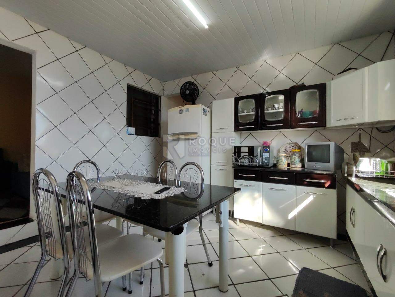Casa Residencial à venda no bairro Parque Hippolyto: COZINHA