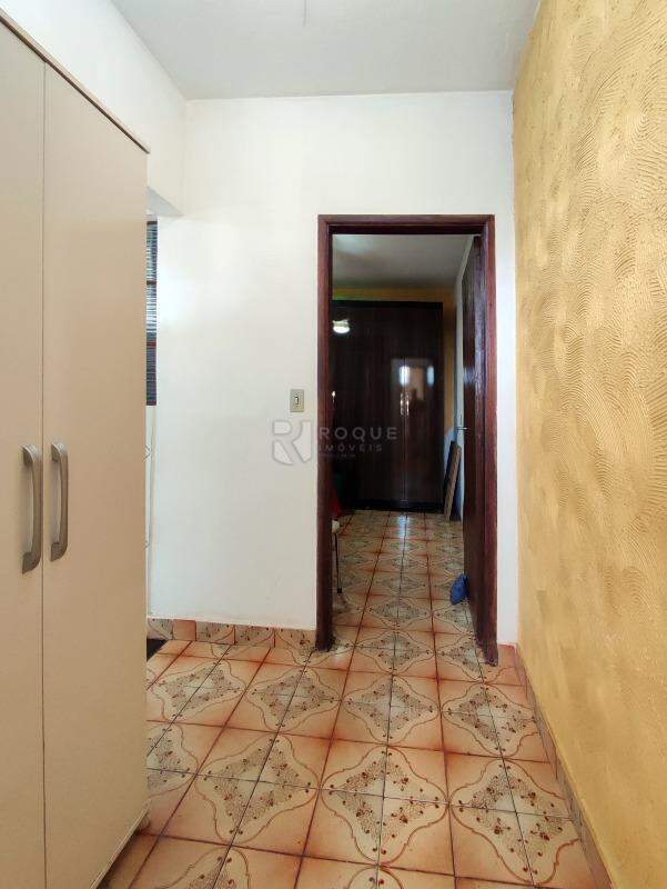 Casa Residencial à venda no bairro Parque Hippolyto: CORREDOR INTERNO