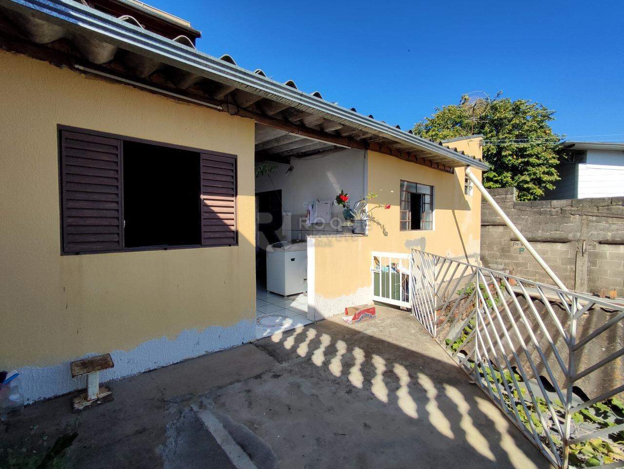 Casa Residencial à venda no bairro Parque Hippolyto: FRENTE