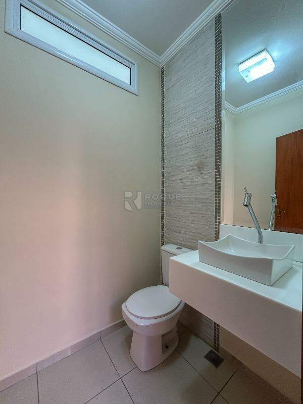 Casa Residencial para aluguel no bairro Vila Claudia: Lavabo