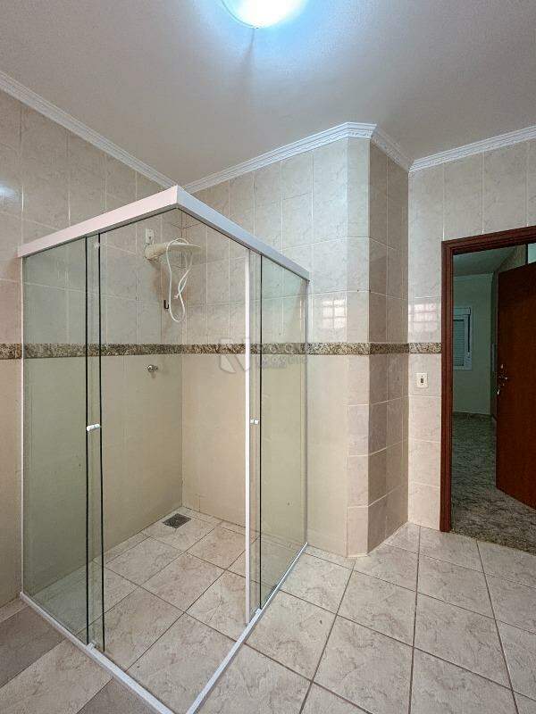 Casa Residencial para aluguel no bairro Vila Claudia: WC suíte