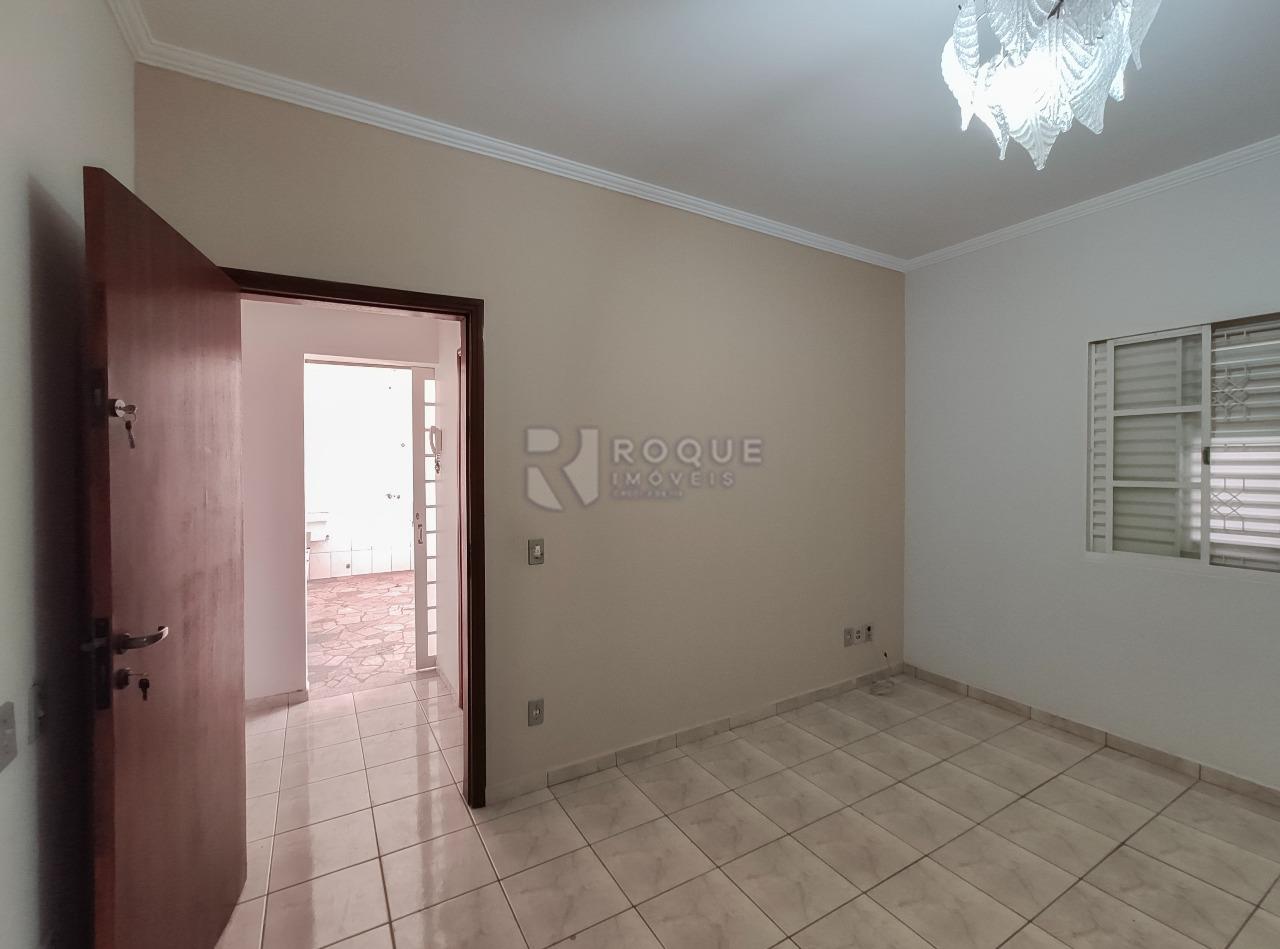 Casa Residencial para aluguel no bairro Vila Claudia: Dormitório fundo 