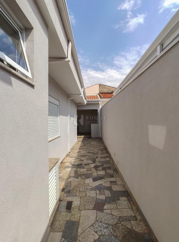 Casa Residencial para aluguel no bairro Vila Claudia: Corredor 